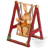 Kuhnert Erzgebirge Stupsi Hase auf Schaukel Höhe 15 cm